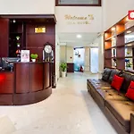 Reddoorz Ura Hotel Hung Phuoc 4